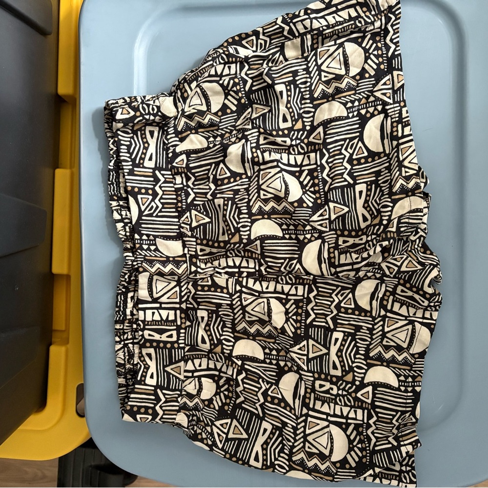 Forever 21 Black and White Patterned Women Shorts